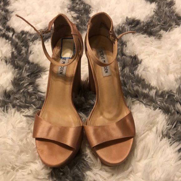 Steve Madden Rose Satin Platforms - Picture 3 of 3
